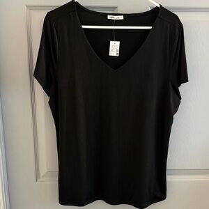 Maurices Edgedly Black V-Neck Short Sleeve Tee
